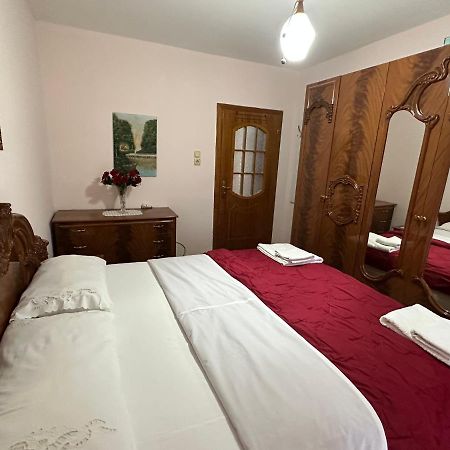Отель Hoxha House Круя Экстерьер фото