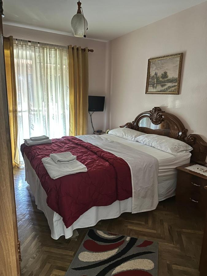 Отель Hoxha House Круя Экстерьер фото